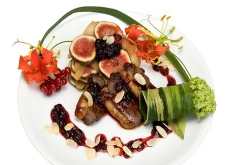 Canard aux figues et aux amandes