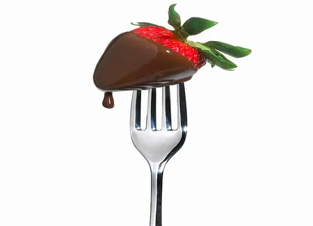 Carole bouquet - fraises au chocolat craquant