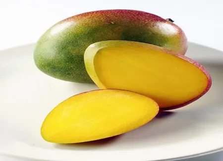 Carpaccio de mangue, sablés au thé matcha