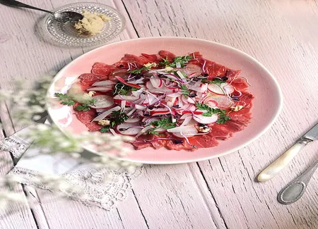 Carpaccio de radis, boeuf et raifort