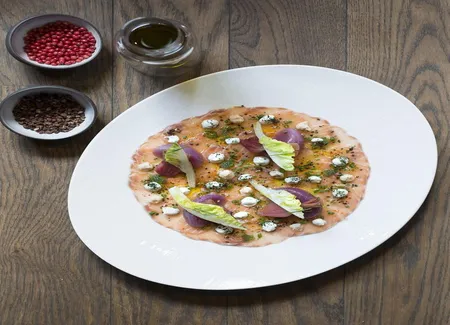 Carpaccio de saumon, radis et betterave
