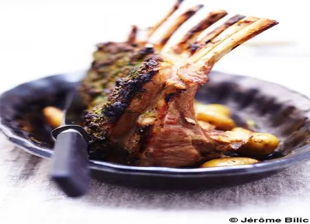 Carré d'agneau herbes et pistaches