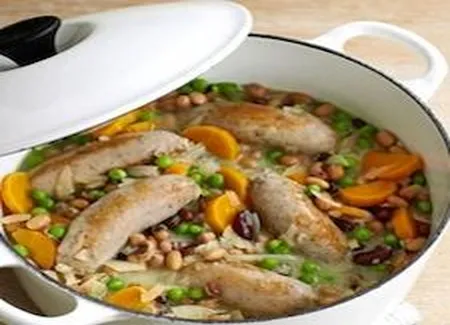 Casserole de haricots et saucisses