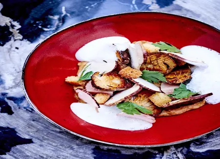 Cèpes, lard fumé et purée d'oignons