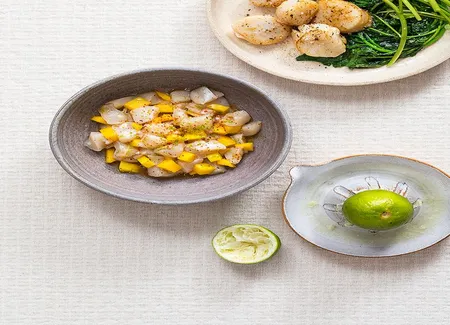 Ceviche de saint-jacques, mangue et piment