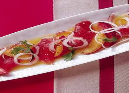 Ceviche de thon aux pêches