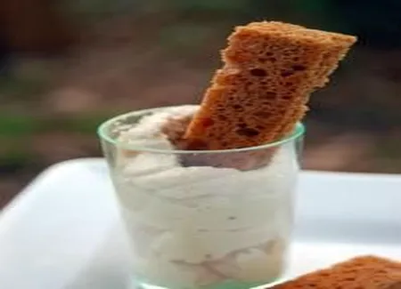 Chantilly au foie gras et mouillettes au pain d'épices