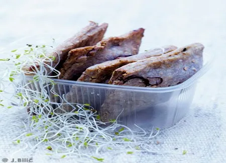 Chausson seitan-épinards, pousses de haricots mungo