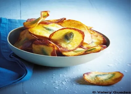 Chips de pommes de terre farcies aux anchois et basilic