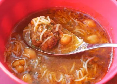 Chorba aux boulettes et vermicelles