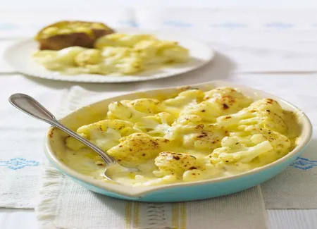 Chou-fleur à la sauce blanche