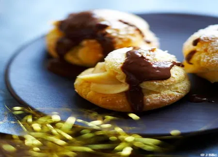 Choux à la crème de cacahuète, chocolat-café