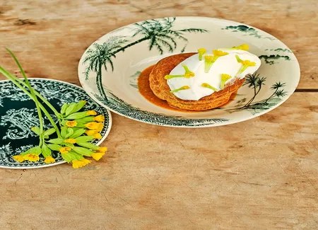 Choux, glace au praliné noisette, chantilly