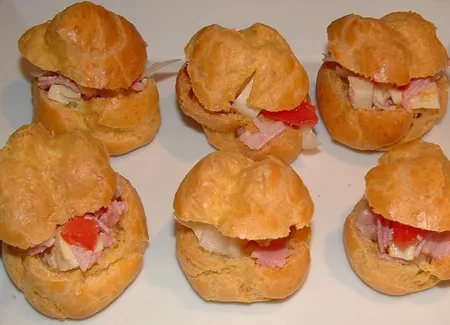Choux salés au livarot et radis noir