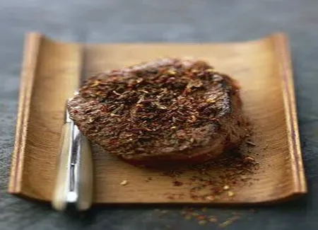Coeur de filet de rumsteck en croûte d'épices