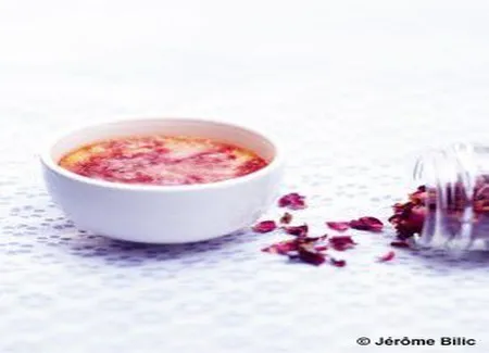 Comme une crème brûlée à la rose rouge