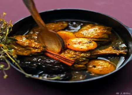 Confit de poulet aux fruits secs