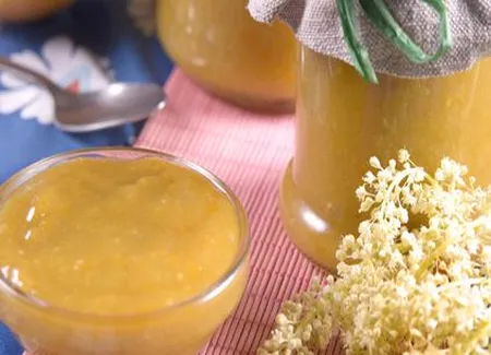 Confiture à la rhubarbe