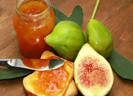 Confiture de figues sèches au thé vert