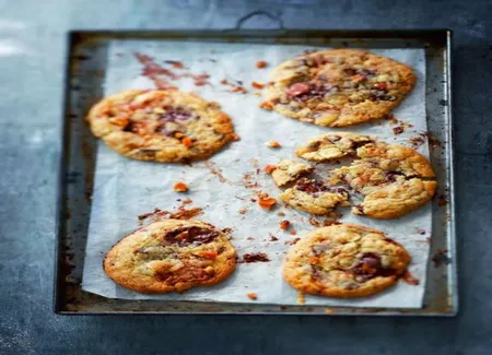 Cookies chocolat noir et nougatine sésame-amande