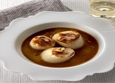Coquilles saint-jacques sautées au coulis d'oursin