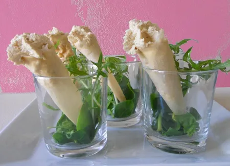 Cornets de crème de foie gras