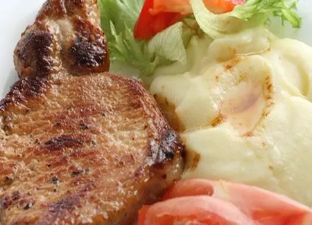 Côte de porc fermière et sa purée maison