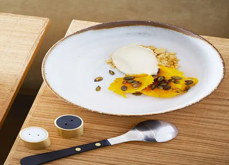 Courge sweet banana jumbo au four, glace à la flouve odorante de jean-françois piège