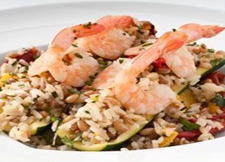 Courgette farcie aux crevettes et riz aux légumes