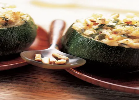 Courgettes farcies à la ricotta et aux pignons