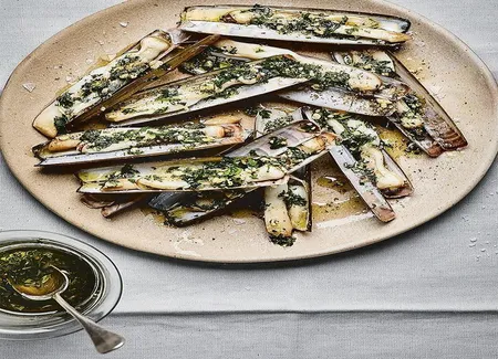 Couteaux, pesto menthe-basilic à l'ail