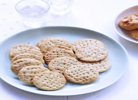 Crackers au thym et à l'ail