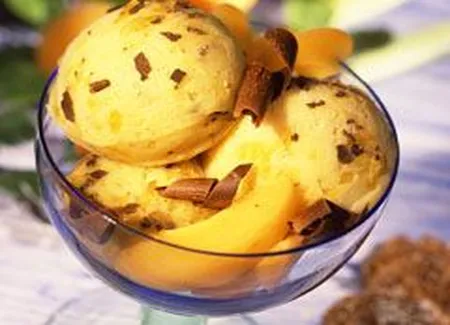 Crème glacée abricot chocolat