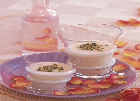 Crème à la rose et aux pistaches