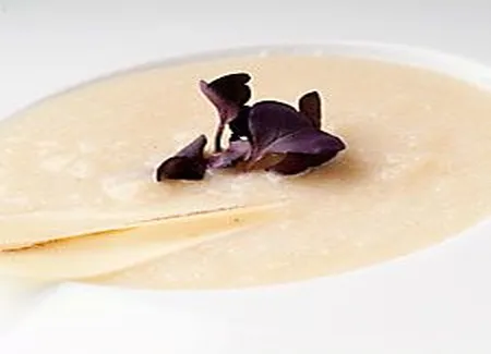 Crème de cèleri rave au parmesan