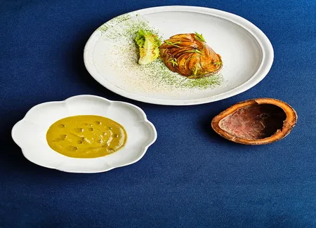 Crème de laitue braisée et champignons