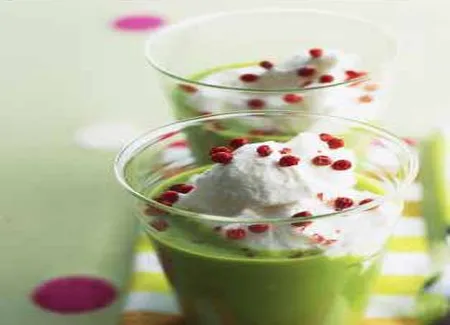 Crème de petits pois aux baies roses