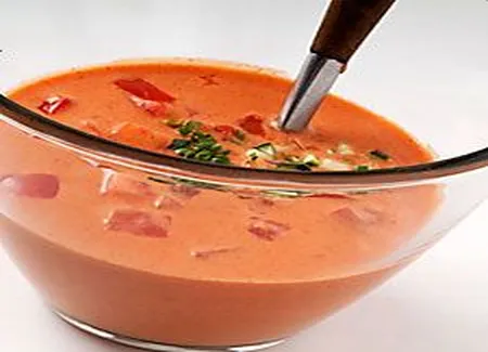 Crème de tomate aux légumes