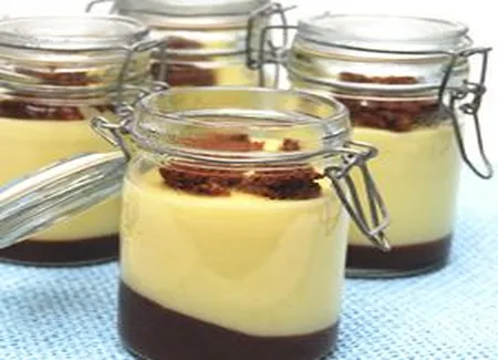 Crèmes étagées noisettes et chocolat