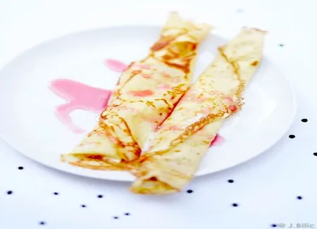 Crêpes et grenade au sirop