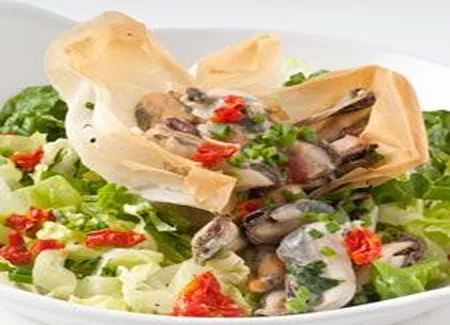 Croustillant de moules en salade