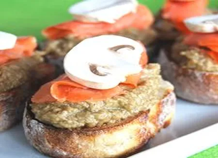Croûtons à la marmelade de champignons