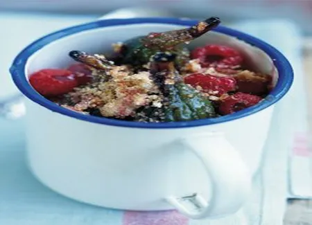 Crumble figues, framboises et cacao