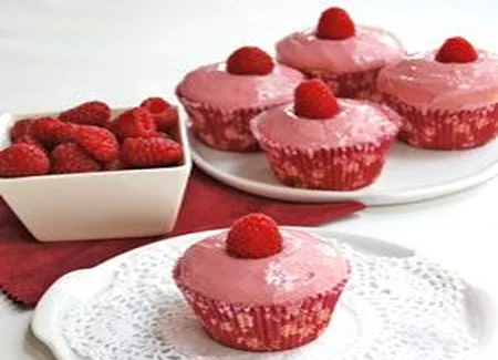 Cupcakes sans gluten, glaçage aux framboises