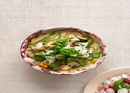 Curry aux pois mange-tout et tofu fumé