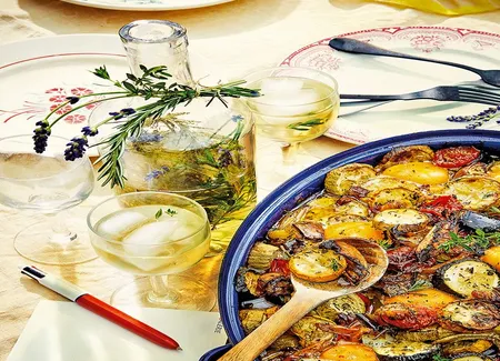 Eau infusée et glacée à la provençale
