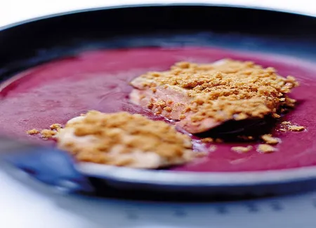 Escalopes de foie de lotte au poêlon, pain d'épices et pulpe de raisin