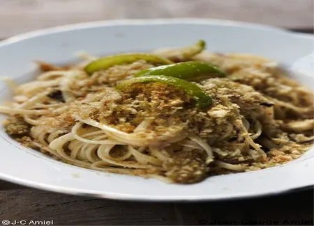 Fettuccine, thon et chapelure citronnée