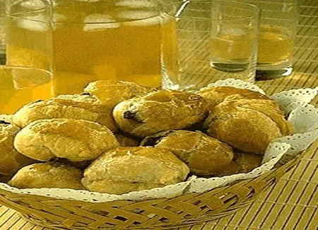 Feuilleté d'ananas à la crème parfumée au kirsch
