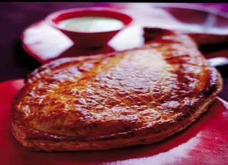 Feuilleté de bar au vert de blette